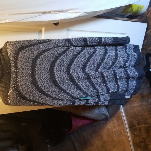 Woman's 1X sweater - Picture 4 of 5